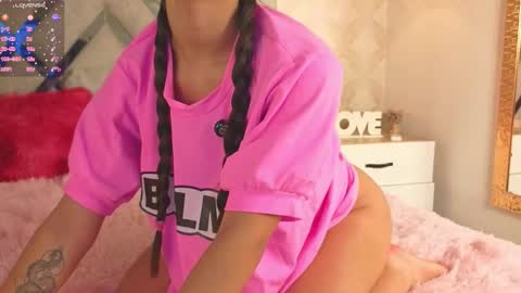 kimhilton online show from November 22, 2025, 4:22 am