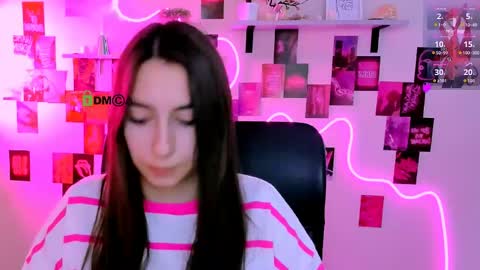 kimi_glow online show from April 30, 2026, 8:53 am