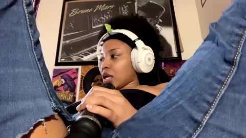 Kimi online show from February 20, 2025, 4:03 pm