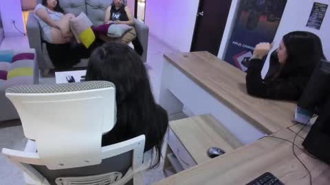 Camila online show from December 17, 2025, 1:39 pm