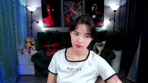 Snapshot of kimm_wong chatting on December 18, 2025, 7:14 am kimm wong online show from December 18, 2025, 7:14 am