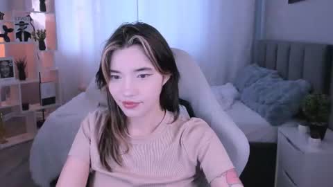 Snapshot of kimm_wong chatting on June 25, 2026, 4:23 am kimm wong online show from June 25, 2026, 4:23 am