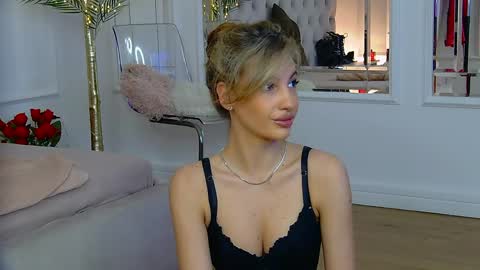 Snapshot of kimmdaviss chatting on May 20, 2026, 7:25 am kimmdaviss online show from May 20, 2026, 7:25 am