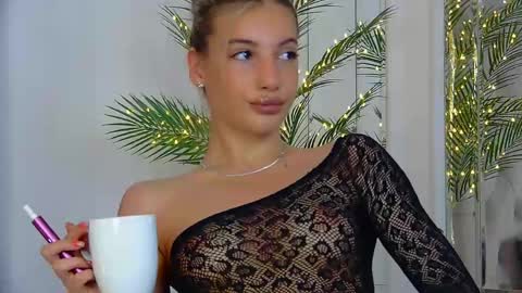 Snapshot of kimmdaviss chatting on May 31, 2026, 12:45 pm kimmdaviss online show from May 31, 2026, 12:45 pm