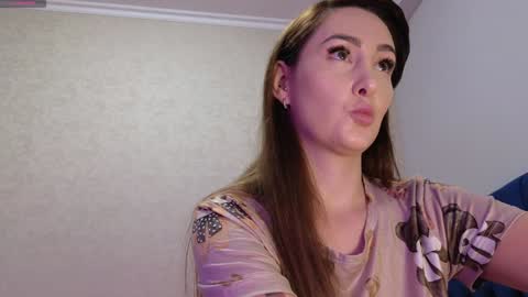 Snapshot of kimmie_ chatting on November 18, 2025, 7:07 pm Kimmie online show from November 18, 2025, 7:07 pm