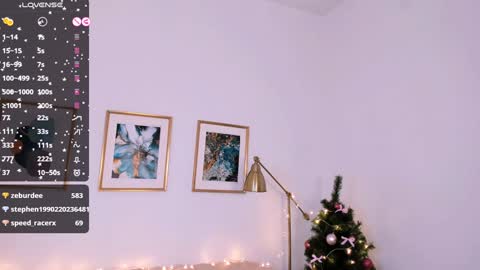 Snapshot of kimmie_shine chatting on December 23, 2024, 7:52 pm Your Kimmie follow me online show from December 23, 2024, 7:52 pm