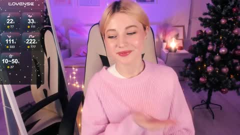 Snapshot of kimmie_shine chatting on December 26, 2024, 8:00 pm Your Kimmie follow me online show from December 26, 2024, 8:00 pm