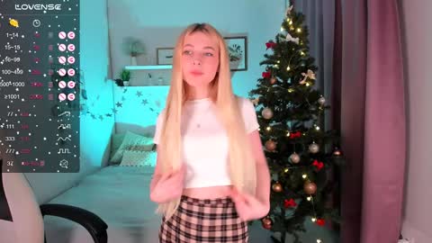 Snapshot of kimmie_shine chatting on December 30, 2024, 1:25 pm Your Kimmie follow me online show from December 30, 2024, 1:25 pm