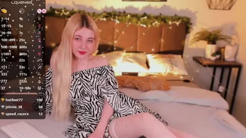 Snapshot of kimmie_shine chatting on January 8, 2025, 4:54 pm Your Kimmie follow me online show from January 8, 2025, 4:54 pm
