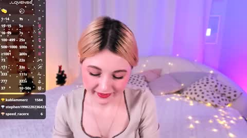 Snapshot of kimmie_shine chatting on January 10, 2025, 7:54 pm Your Kimmie follow me online show from January 10, 2025, 7:54 pm