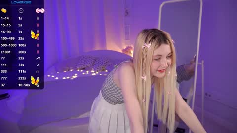 Snapshot of kimmie_shine chatting on January 18, 2025, 2:23 pm Your Kimmie follow me online show from January 18, 2025, 2:23 pm