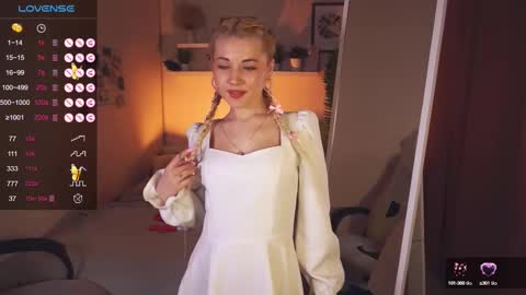 Snapshot of kimmie_shine chatting on February 9, 2025, 2:29 pm Your Kimmie follow me online show from February 9, 2025, 2:29 pm