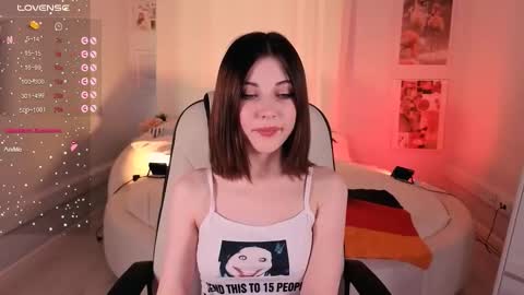 Snapshot of kimmie_shine chatting on September 26, 2025, 9:02 am Your Kimmie follow me online show from September 26, 2025, 9:02 am