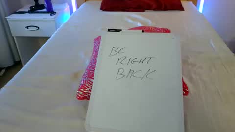 Kimmi Taylor online show from October 20, 2025, 10:43 pm