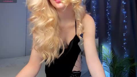 kimmy1_powell online show from November 12, 2025, 4:13 am