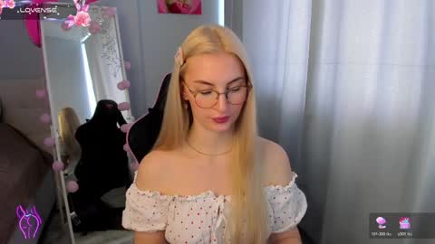kimmy1_powell online show from May 26, 2026, 5:14 am