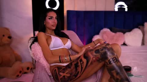 Kim online show from November 26, 2025, 3:02 pm