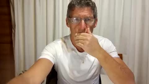 Snapshot of kimonoblues chatting on February 1, 2026, 4:27 pm kimonoblues online show from February 1, 2026, 4:27 pm