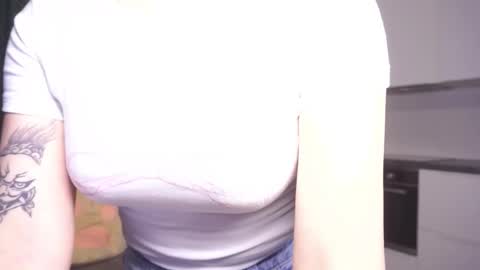 Snapshot of kimpintyau chatting on December 16, 2025, 5:29 pm Kim online show from December 16, 2025, 5:29 pm