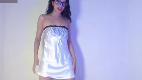 Snapshot of kimwi1 chatting on November 7, 2025, 2:06 pm kimm online show from November 7, 2025, 2:06 pm