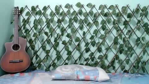 Snapshot of kimzu2830 chatting on February 12, 2025, 12:16 am Kim and Zuka online show from February 12, 2025, 12:16 am