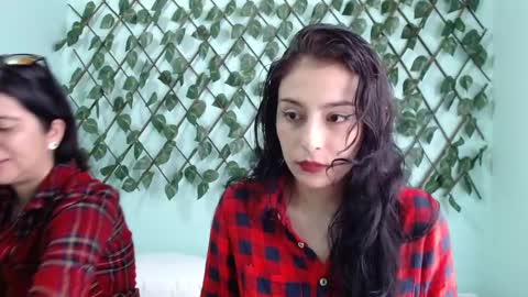 Snapshot of kimzu2830 chatting on March 10, 2025, 12:26 pm Kim and Zuka online show from March 10, 2025, 12:26 pm