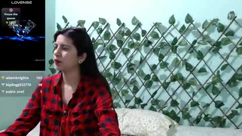 Snapshot of kimzu2830 chatting on November 18, 2025, 11:37 pm Kim and Zuka online show from November 18, 2025, 11:37 pm