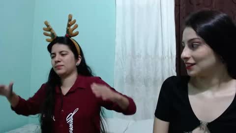 Snapshot of kimzu2830 chatting on December 17, 2025, 3:23 am Kim and Zuka online show from December 17, 2025, 3:23 am