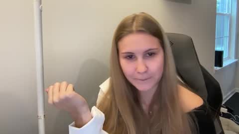 Snapshot of kinci06 chatting on February 19, 2025, 7:48 pm kinci06 online show from February 19, 2025, 7:48 pm