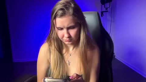 Snapshot of kinci06 chatting on March 5, 2025, 11:27 pm kinci06 online show from March 5, 2025, 11:27 pm