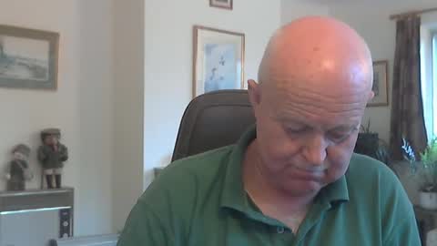 kindahairy4u online show from September 14, 2025, 3:22 pm