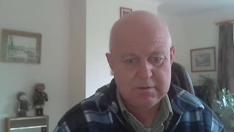 kindahairy4u online show from November 9, 2025, 1:53 pm