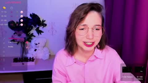 Hazel online show from February 11, 2026, 9:09 pm