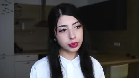 Snapshot of kindraevert chatting on November 9, 2025, 4:33 am Megan online show from November 9, 2025, 4:33 am