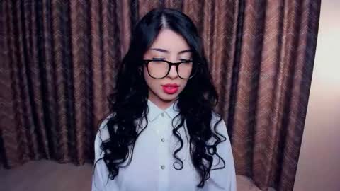 Snapshot of kindraevert chatting on November 10, 2025, 5:06 am Megan online show from November 10, 2025, 5:06 am