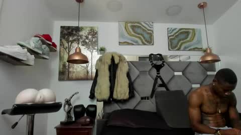 Snapshot of king_fitt_ chatting on January 27, 2025, 5:04 pm HOT MEN BLACK online show from January 27, 2025, 5:04 pm