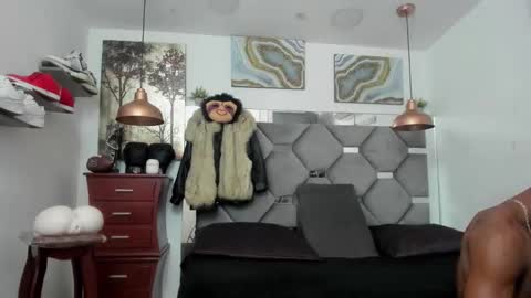 HOT MEN BLACK online show from November 13, 2025, 12:15 pm