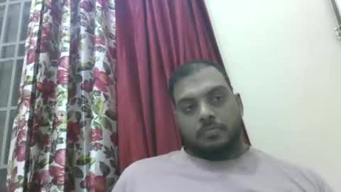 kingalpines1 online show from May 17, 2026, 5:53 pm