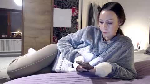 Snapshot of kingandprincess chatting on December 15, 2025, 5:28 pm sexysexyhotwetpinkredpussy online show from December 15, 2025, 5:28 pm