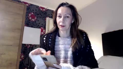 Snapshot of kingandprincess chatting on December 16, 2025, 7:52 pm sexysexyhotwetpinkredpussy online show from December 16, 2025, 7:52 pm