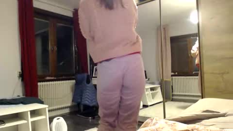 Snapshot of kingandprincess chatting on February 16, 2026, 7:32 pm sexysexyhotwetpinkredpussy online show from February 16, 2026, 7:32 pm