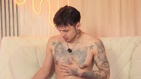 Dani  online show from December 3, 2025, 4:09 am