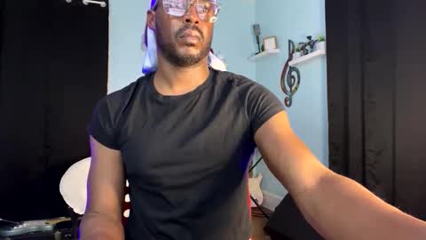 KC online show from May 11, 2026, 1:44 am