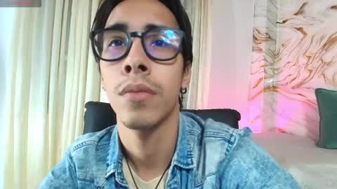 kingdanny_8 online show from February 26, 2026, 1:15 am