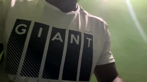 Snapshot of kingdavidmaster chatting on March 1, 2025, 11:37 pm King online show from March 1, 2025, 11:37 pm