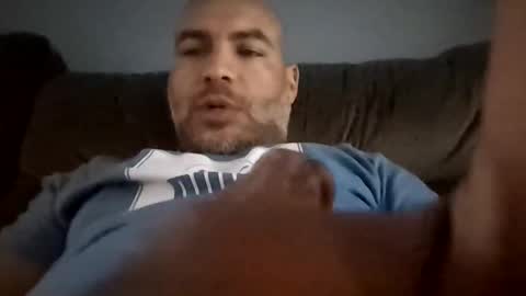 kingelizar12 online show from October 21, 2025, 5:46 pm