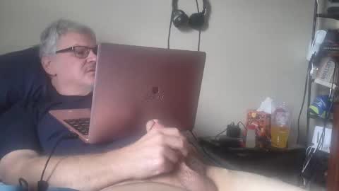 kingtongue10 online show from March 11, 2026, 7:31 pm