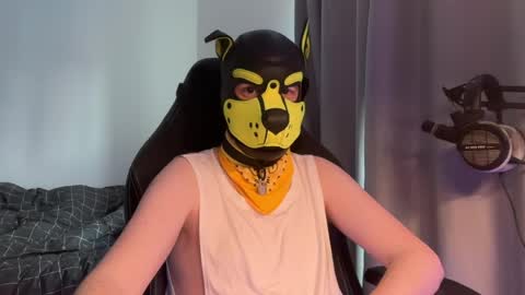 kinklad_uk5 online show from May 8, 2026, 2:22 pm