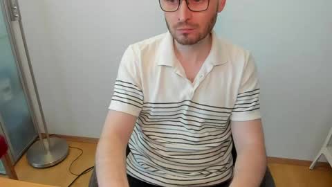 Snapshot of kinksubbydubby chatting on April 22, 2026, 5:25 pm kinksubbydubby online show from April 22, 2026, 5:25 pm