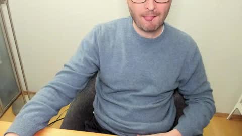 Snapshot of kinksubbydubby chatting on May 19, 2026, 8:26 pm kinksubbydubby online show from May 19, 2026, 8:26 pm